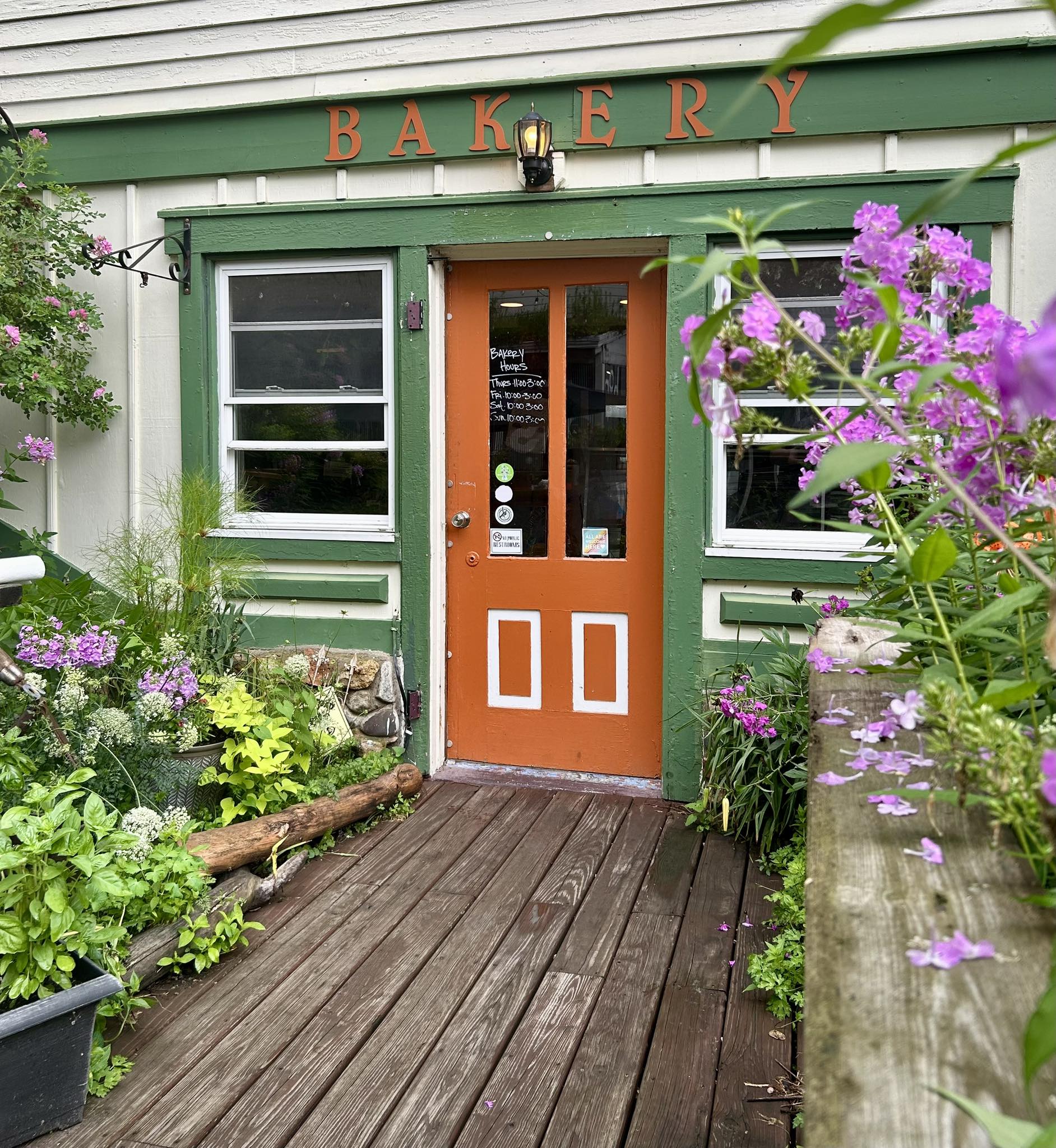 |Little Larke Bakery