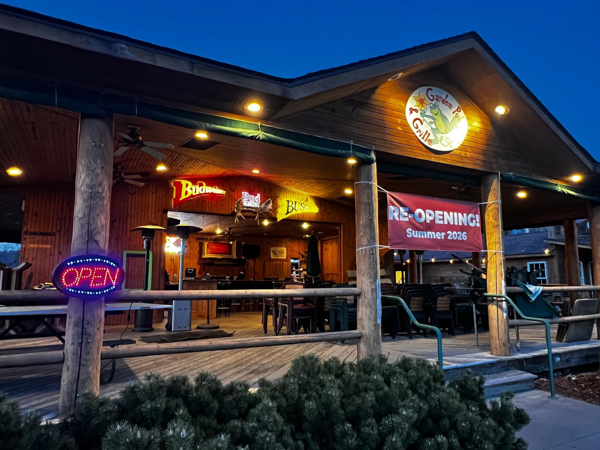 |Garden Pub & Grille